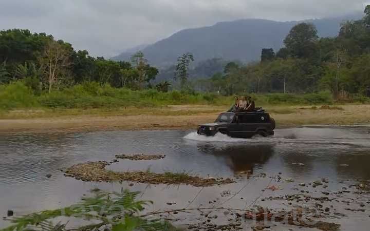 Jeep Adventure River Crossing